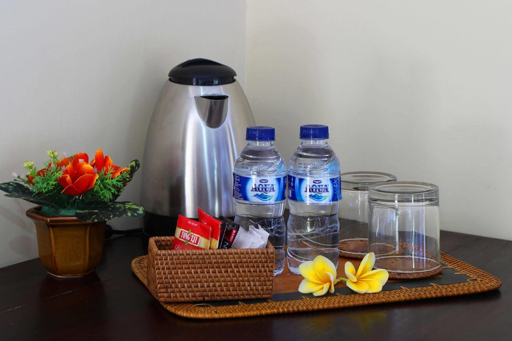 Jimbaran Lestari Hotel & Residence - Spa Buitenkant foto