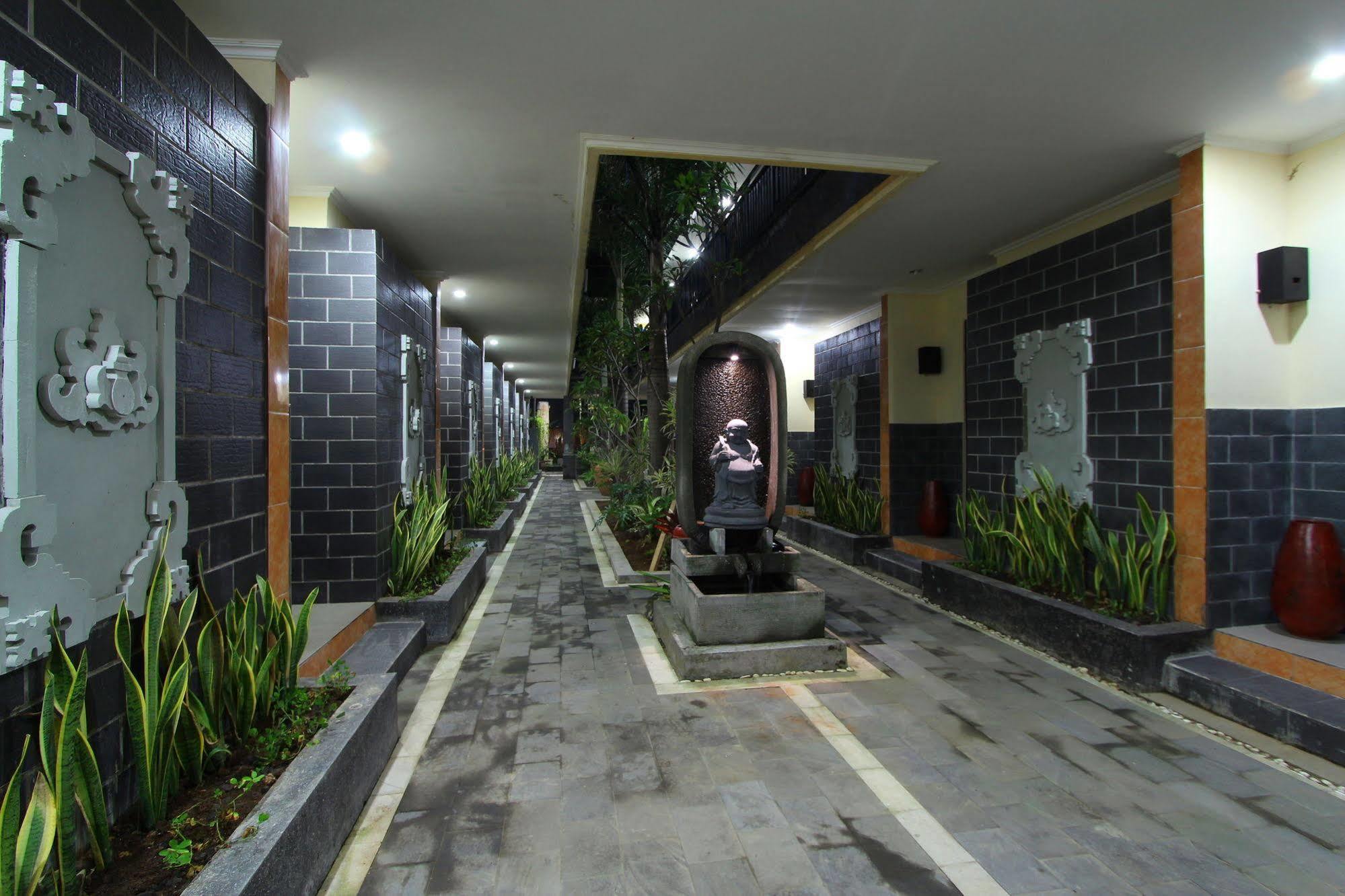 Jimbaran Lestari Hotel & Residence - Spa Buitenkant foto