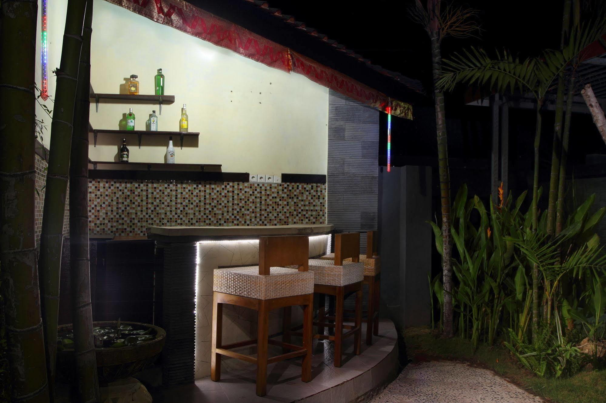 Jimbaran Lestari Hotel & Residence - Spa Buitenkant foto