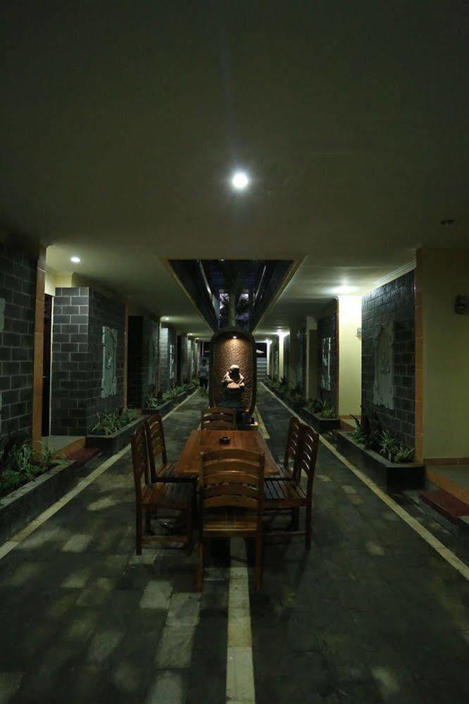 Jimbaran Lestari Hotel & Residence - Spa Buitenkant foto