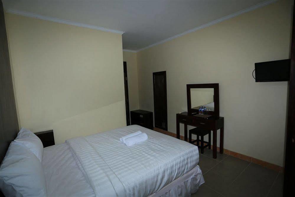 Jimbaran Lestari Hotel & Residence - Spa Buitenkant foto
