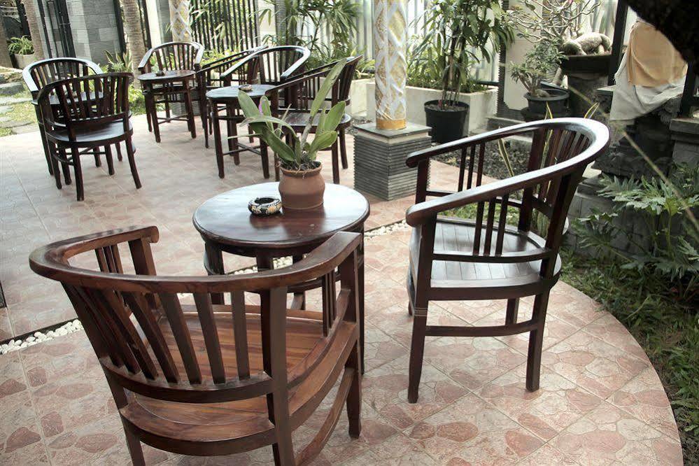 Jimbaran Lestari Hotel & Residence - Spa Buitenkant foto
