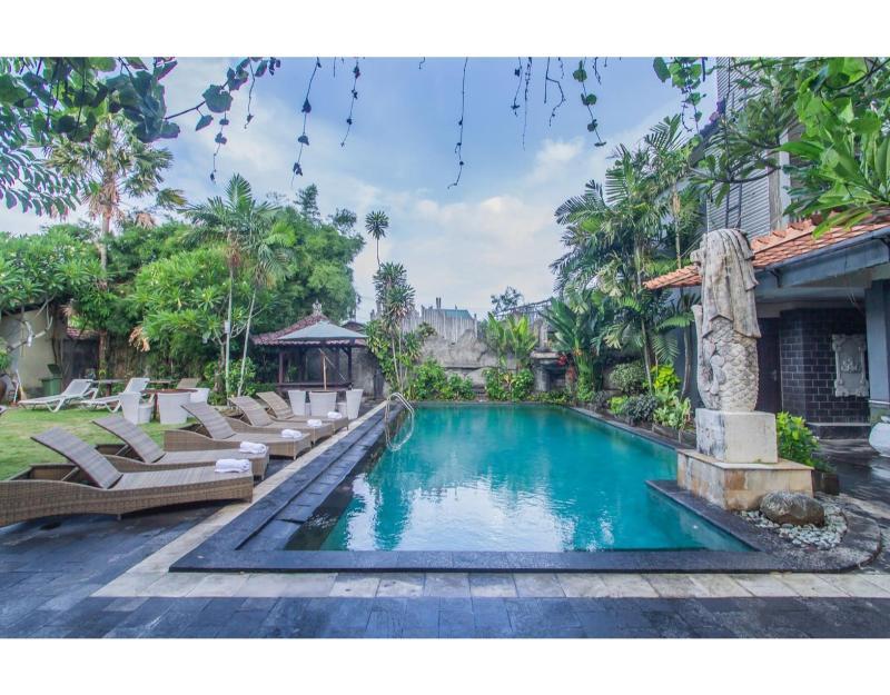 Jimbaran Lestari Hotel & Residence - Spa Buitenkant foto