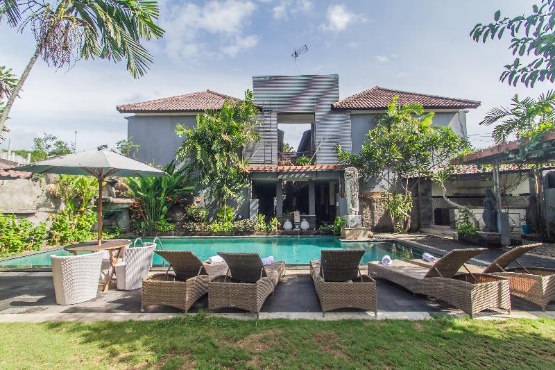 Jimbaran Lestari Hotel & Residence - Spa Buitenkant foto
